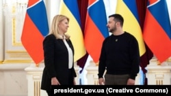 Президент України Володимир Зеленський і президент Словаччини Зузана Чапутова. Київ, 28 квітня 2023 року