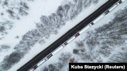 Черга вантажівок неподалік українсько-польського кордону, грудень 2023 року