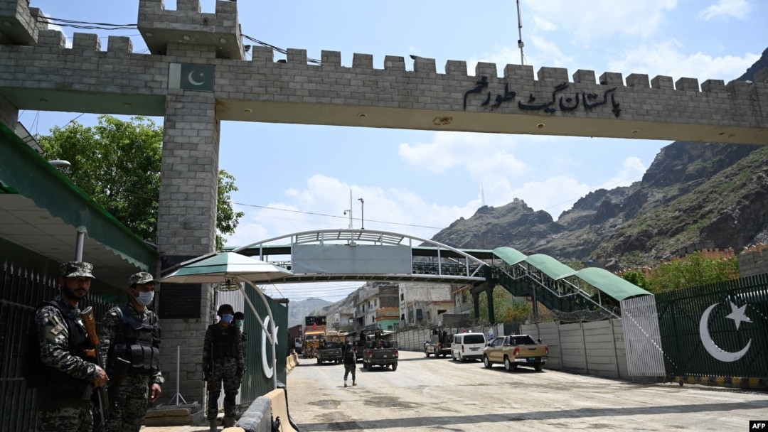 د پاکستان او افغانستان ترمينځ تورخم دروازه ـ پخوانی انځور