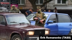 Ҷангҷӯёни ширкати хусусии "Вагнер" дар Ростови лаби Дон, шаҳри ҷанубии Русия, ҷойгир шудаанд