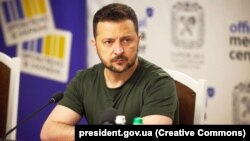 За словами президента, «всі можливості в цій сфері маніпулювати людьми і шкодити інтересам суспільства мають бути й будуть заблоковані»