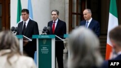 Прем’єр-міністр Ірландії Саймон Гарріс разом із міністром закордонних справ та міністром транспортувиступає з промовою про визнання держави Палестина. Дублін, Ірландія. 22 травня 2024 року