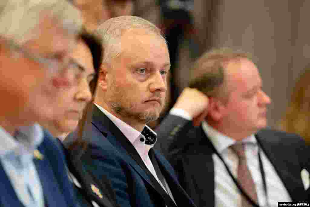 Аляксандар Азараў, экс-прадстаўнік Аб’яднанага пераходнага кабінэту ў аднаўленьні правапарадку. Падчас канфэрэнцыі Сьвятлана Ціханоўская зьняла яго з пасады