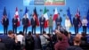 Лідери G7, Володимир Зеленський, президент Європейської ради Шарль Мішель і голова Єврокомісії Урсула фон дер Ляєн позують на заході, на якому оголосили Спільну декларацію про підтримку України, під час саміту НАТО у Вільнюсі, 12 липня 2023 року
