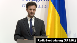 «Коли закінчуються докази, починається полювання на відьом», заявив речник Міністерства закордонних справ Георгій Тихий