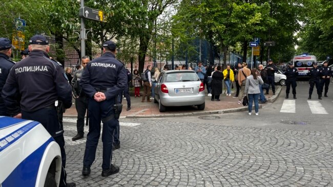 Osnovac ubio devetoro: 'Čitava Srbija je u njegovim pucnjevima'