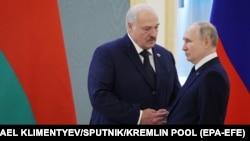 Президент Росії Володимир Путін (праворуч) і Олександр Лукашенко. Москва, 6 квітня 2023 року