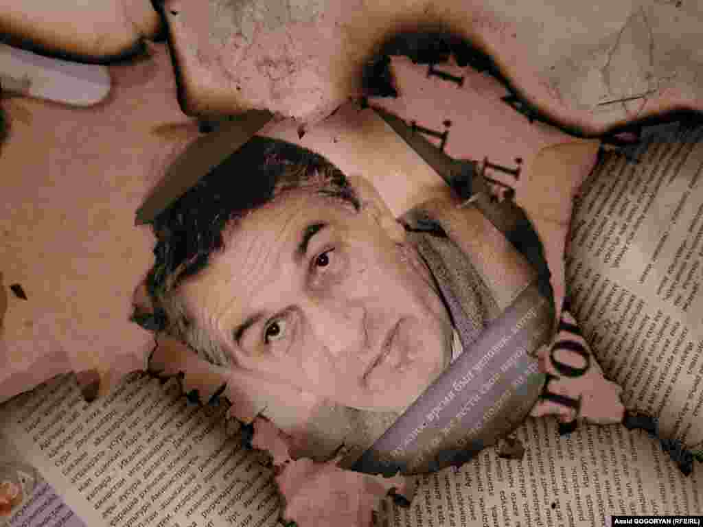 ... и изображение первого абхазского президента Владислава Ардзинба 