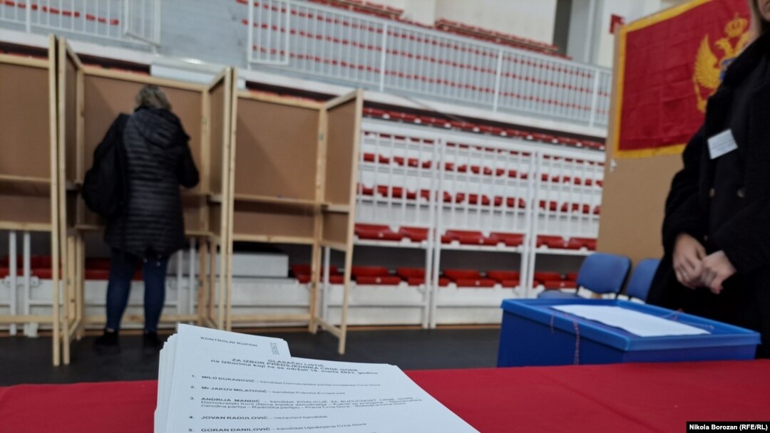Biračko mjesto za predsjedničke izbore u Crnoj Gori u Podgorici, 19. mart 2023.