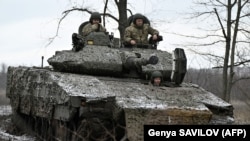 Шведська бойова машина типу CV90 на війні в Україні, фото ілюстративне