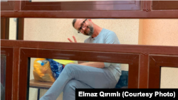 Нарімана Джеляла одразу привезли до спецблоку, на відміну від інших ув’язнених, які потрапляють до СІЗО через так званий «карантин» – сиру камеру в напівпідвальному приміщенні