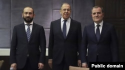 Ա. Միրզոյանը, Ս. Լավրովը և Ջ. Բայրամովը, արխիվ, Դուշանբե, 12 մայիսի, 2023թ.