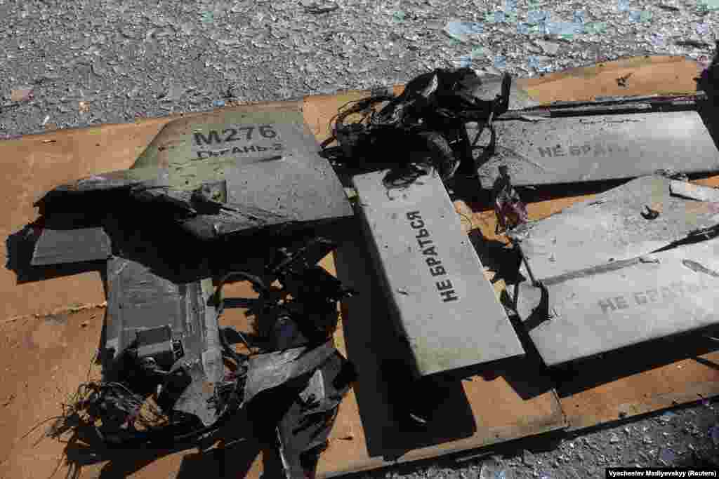 Як докази зі зруйнованого сховища пального були зібрані рештки зброї, яку вважають дроном-камікадзе «Шахід-136» іранського виробництва. Росія перейменувала цю іранську зброю в «Геран-2». У липні представники розвідки США публічно попередили, що Тегеран має намір надіслати сотні безпілотників з бомбами до Росії, щоб допомогти її у війні проти України