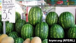 Иллюстративная фотография. Продукты на рынке в Крыму 
