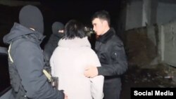 Во время рейда в городе Джалал-Абаде, 29 декабря 2019 года.