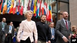 Президент Європейської комісії Урсула фон дер Ляєн, президент України Володимир Зеленський і президент Європейської ради Шарль Мішель (фото від 9 лютого 2023 року)
