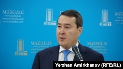 Алихан Смаилов.