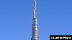 Эмират - абсолютная монархия, и даже в эру 800-метровых небоскребов и суверенных фондов это означает то же самое, что означало в Средние века: эмир шейх Мохаммед бин Рашид аль-Мактум - это и есть государство, это и есть закон