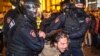 Російські силовики розганяють акції протесту проти часткової мобілізації, оголошеної президентом РФ Володимиром Путіним для ведення війни проти України. Москва, 21 вересня 2022 року