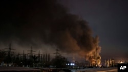 У Міненергетики повідомили, що вранці Росія здійснила масований ракетно-дроновий обстріл енергетичної та газової інфраструктури в різних регіонах України