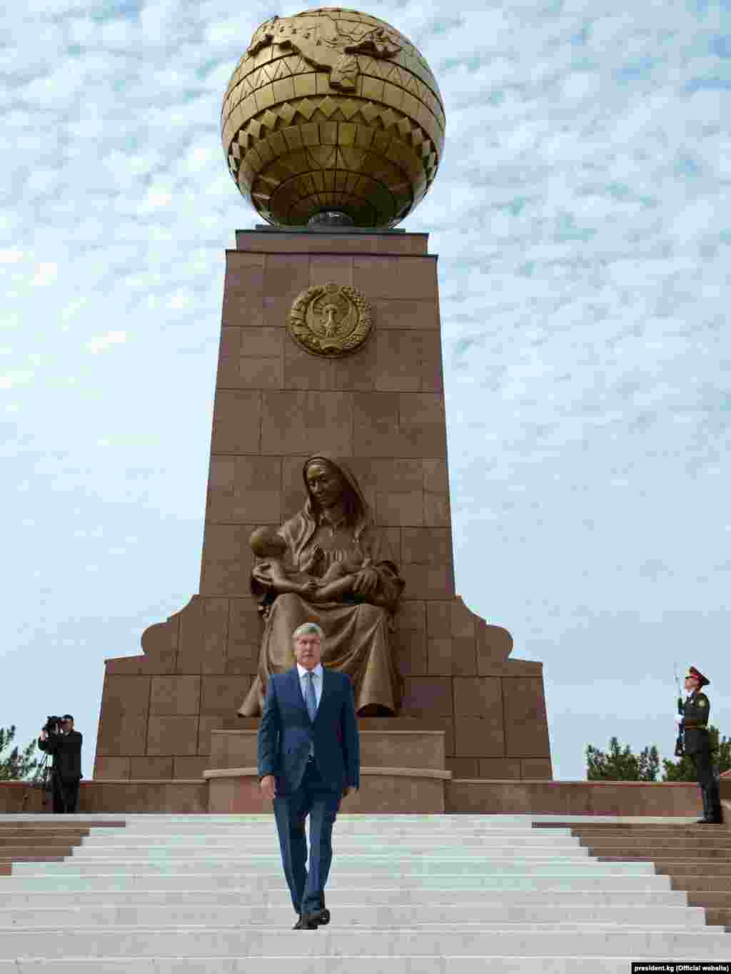 Алмазбек Атамбаев. 
