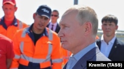 Путін 27 серпня проїхав на автомобілі по новій ділянці траси «Таврида» в анексованому Криму