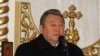 Аким Актюбинской области Елеусин Сагиндиков поздравляет верующих с Рождеством Христовым. Актобе, 7 января 2009 года. 