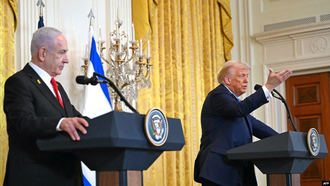 Američki predsjednik Donald Trump (desno) i izraelski premijer Benjamin Netanyahu na konferenciji za novinare u istočnoj sobi Bijele kuće u Washingtonu, 4. februara 2025. 