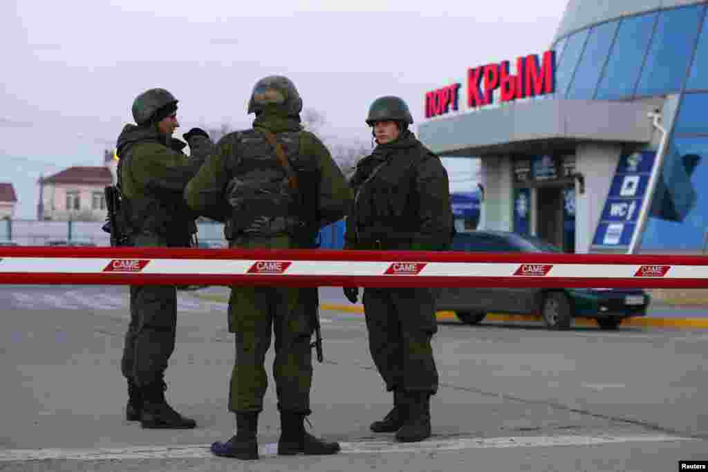 «Зелені чоловічки» захопили і кримську поромну переправу, 3 березня 2014 року