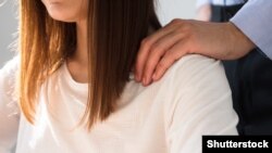 Водночас в університеті додали, що «дотримуючись принципу об’єктивності і враховуючи брак фактів», не мають «об’єктивної можливості надати офіційний коментар стосовно розповсюдженої інформації»