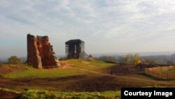 Руіны замку ў Наваградку