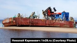 Понтони, пошкоджені під час вибуху в селищі Ньонокса, Архангельська область, Росія