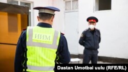 Ош шаардык милициясы. Иллюстрация сүрөт.