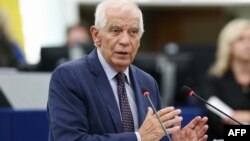 Жозеп Боррель додав, що попросив комітет політики та безпеки Євросоюзу провести сьогодні термінове обговорення ситуації в Грузії