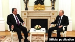Орусия президенти Владимир Путин менен Тажикстандын президенти Эмомали Рахмон. 8-май, 2021-жыл. Орусия. 
