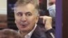 Саакашвілі, якого 29 листопада вперше після затримання доправили до суду, заявив на засіданні, що під час перебування під вартою його катували