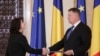 Închiderea școlilor până la toamnă, între aplauze și critici. Mircea Miclea: ”România educată a lui Iohannis e zero barat”