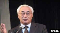 Амангелди Муралиев.