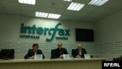 Зліва направо: Аркадій Бущенко, Євген Захаров та Олександр Павліченко