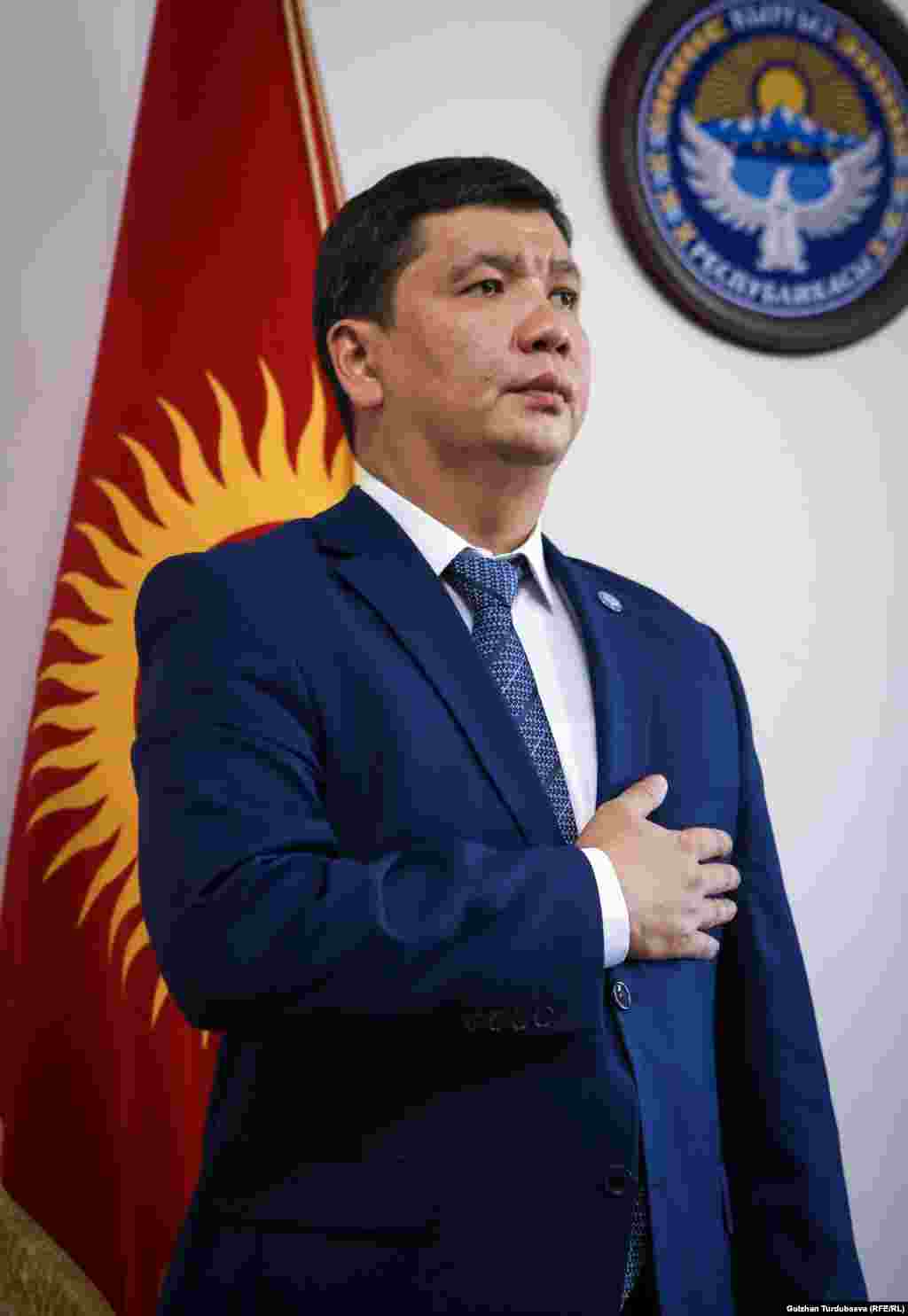 Бишкектин мэрлигине көрсөтүлгөн жалгыз талапкер Айбек Жунушалиевге шаардык кеңештин 45 депутаттын 43ү добуш берди. Жунушалиевдин талапкерлигин Министрлер кабинети жана шаардык кеңештин көпчүлүк коалициясы көрсөткөн.