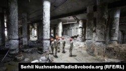 Бійці ЗСУ на екскурсії на місці археологічних розкопок