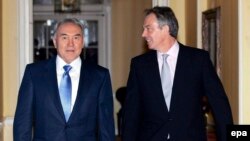 Ұлыбритания премьер-министрі Тони Блэр және Қазақстан президенті Нұрсұлтан Назарбаев. Лондон, 21 қараша, 2006 жыл.