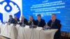 Миссия наблюдателей СНГ на пресс-конференции после выборов президента. Бишкек, 16 октября 2017 года.
