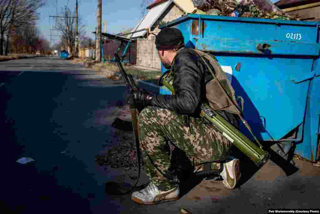 Озброєний бойовик в Київському районі&nbsp;Донецька, що неподалік від аеропорту 