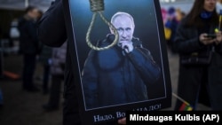 Під час акції з вимогою до Росії припинити війну проти України. Вільнюс, 1 березня 2022 року