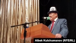 Азимбек Бекназаров на курултае Национал-патриотических сил Кыргызстана. Бишкек, 17 июля 2017 года.