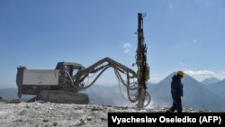 Кыргызстандагы алтын кендеринин бири 