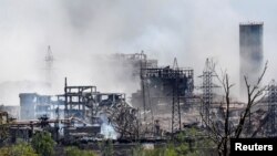 Верещук нагадала, що завод захищають, окрім бійців полку «Азов», також військові Збройних сил України, Національної гвардії, Служби безпеки України, територіальної оборони, прикордонники та поліцейські