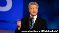 На початку місяця Державне бюро розслідувань попросило ОГП звернутися до Панами, Кіпру і Віргінських Островів у справі Петра Порошенка