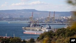 Йдеться про судно Andaman Skies, яке було збудовано у 2004 році, – воно ходить під прапором Гондурасу. Фото архівне